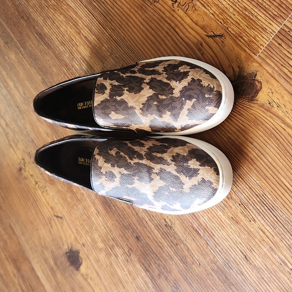 Shoes - Picture 1 of 5